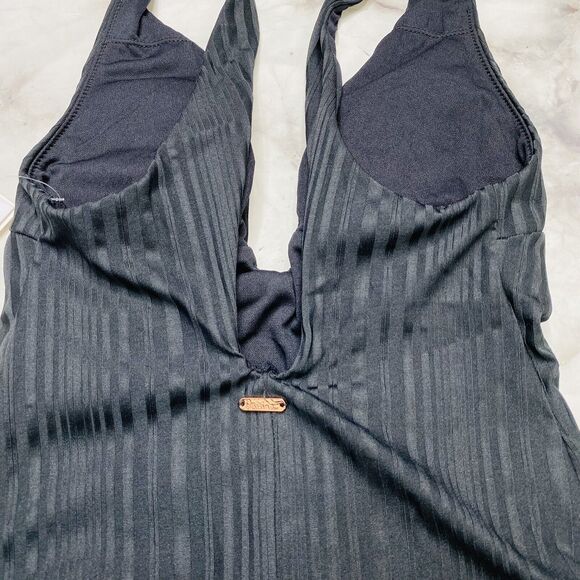 Raisins Juniors' Beach Cove Cheeky Textured Plunging One-Piece Black XL New - Picture 5 of 6